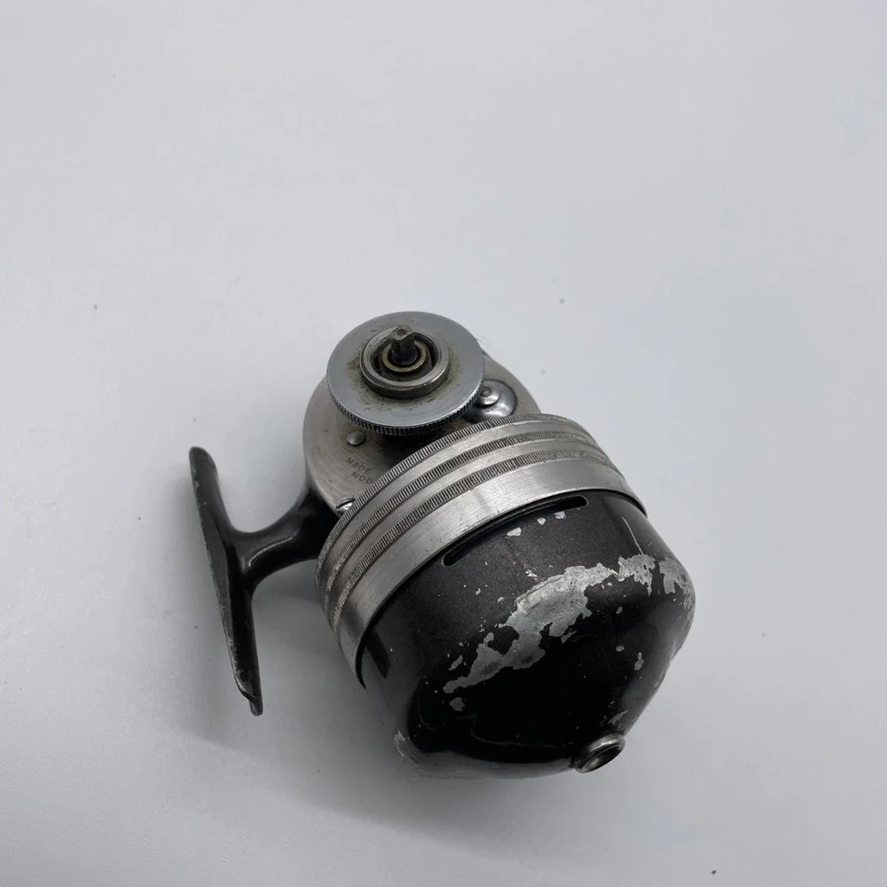 Shakespeare WonderCast No.1798 Model: EA Closed Face Fishing Reel-USA  from 1960